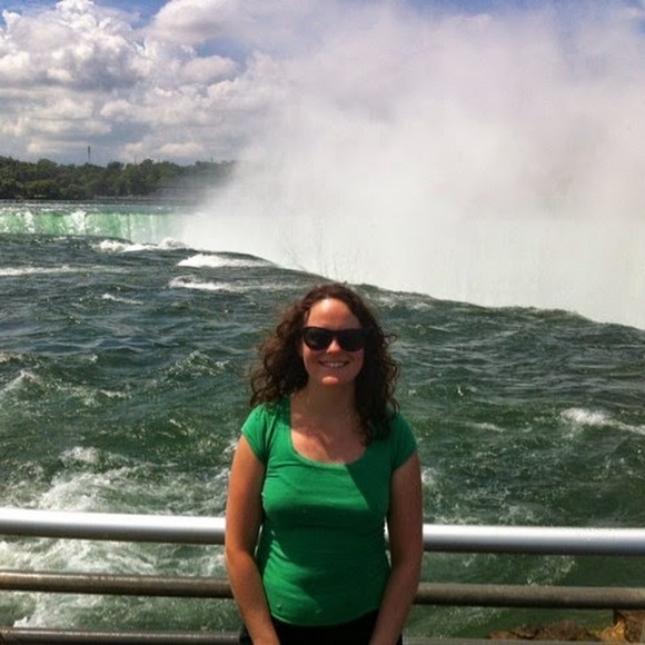 Meet your Posher, Leah - Picture 1 of 1